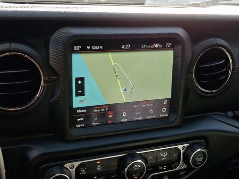 Used 2021 Jeep Wrangler Unlimited Sahara AWD/4WD image 3