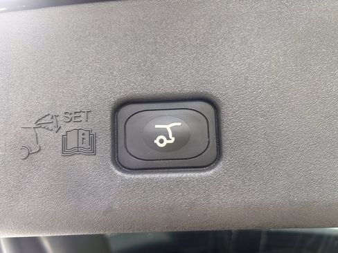 Used 2024 Lincoln Nautilus Reserve w/ Equipment Group 202A AWD/4WD image 19