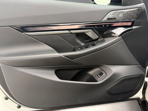 Used 2025 BMW i5 M60 w/ Premium Package image 11