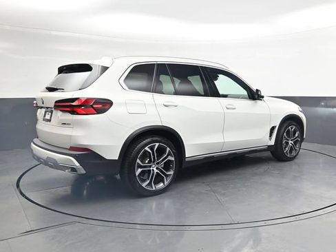 Used 2026 BMW X5 xDrive40i w/ Premium Package AWD/4WD image 4