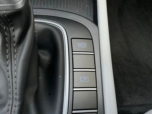 Used 2025 Hyundai Kona SEL image 25