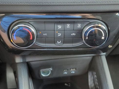 Used 2025 Chevrolet TrailBlazer LT AWD/4WD image 19