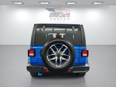 Used 2024 Jeep Wrangler Unlimited w/ Convenience Group AWD/4WD image 5