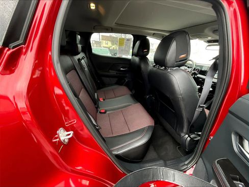 Used 2025 Nissan Kicks SR w/ SR Premium Package image 16