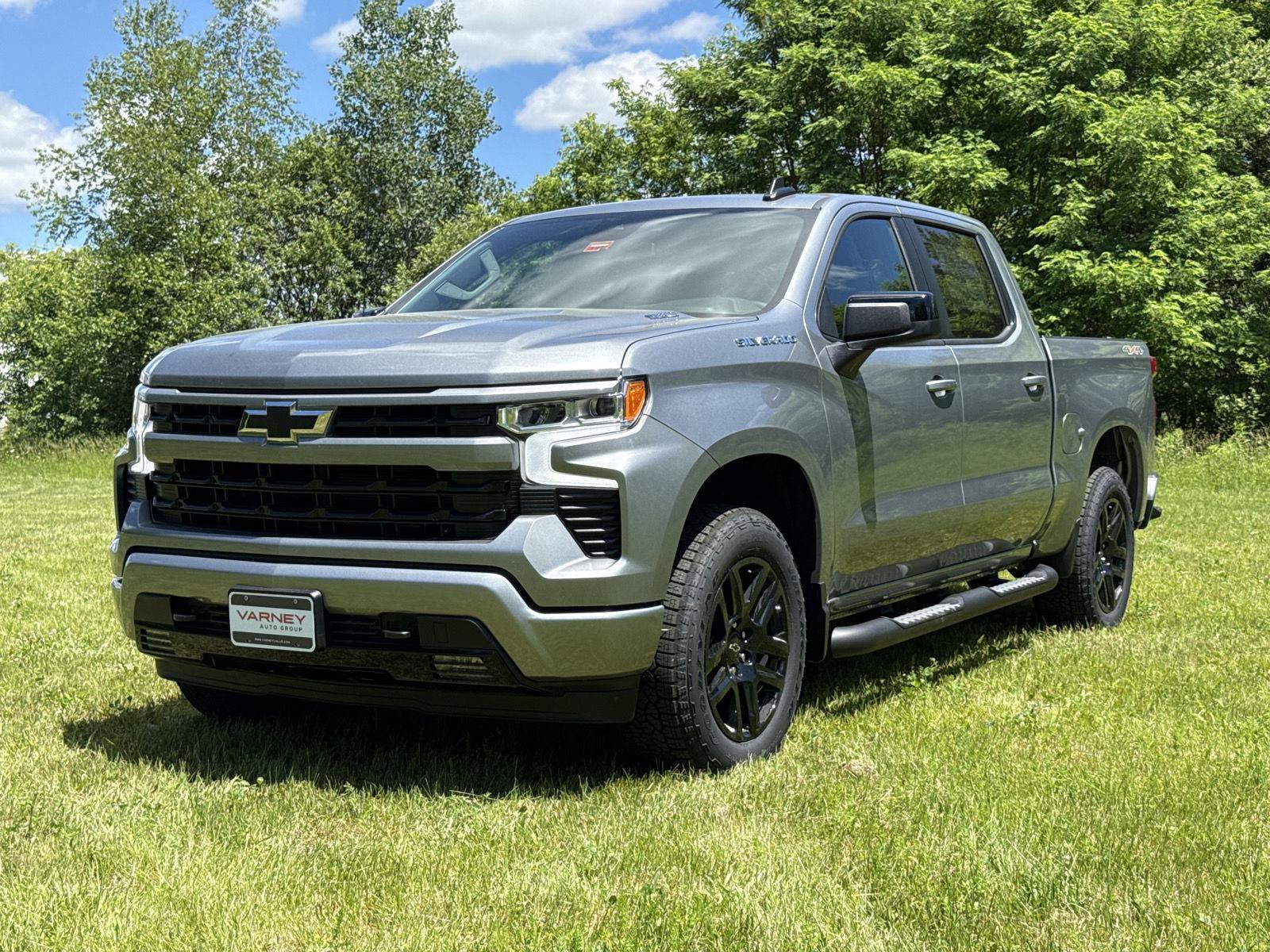 New 2026 Chevrolet Silverado 1500 RST w/ RST Select Package AWD/4WD image 1