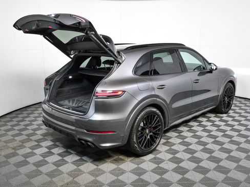 Certified 2023 Porsche Cayenne GTS w/ Premium Package AWD/4WD image 30