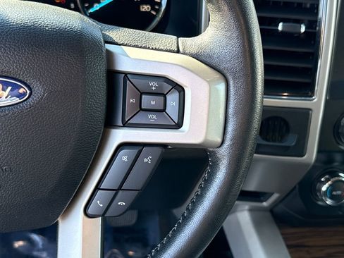 Used 2019 Ford F150 Lariat image 16