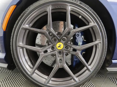 Used 2021 Ferrari 812 GTS image 34