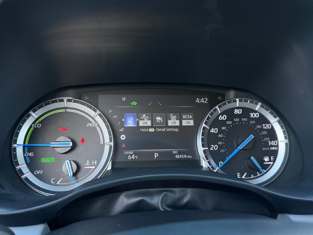 Used 2022 Toyota Highlander XLE AWD/4WD image 26