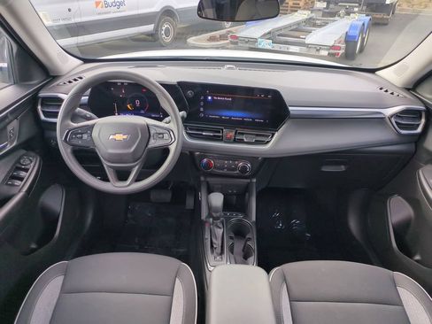 Used 2025 Chevrolet TrailBlazer LT AWD/4WD image 24