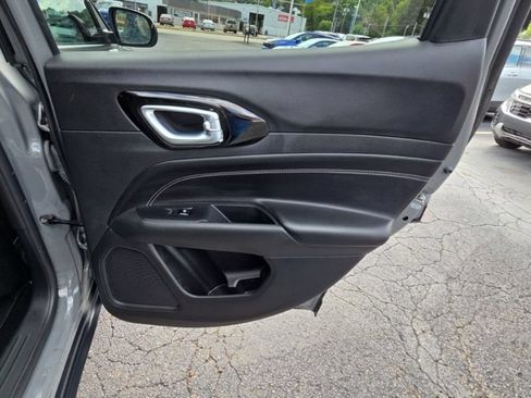 Used 2023 Jeep Compass Latitude w/ Convenience Group AWD/4WD image 16