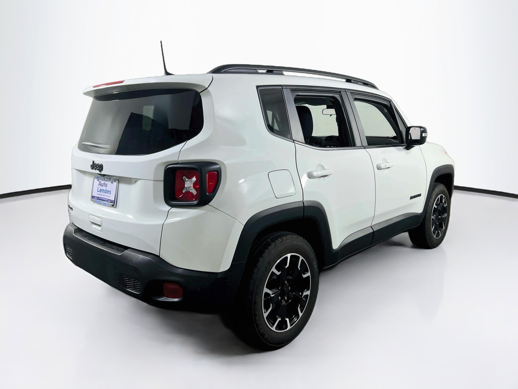 Used 2023 Jeep Renegade Latitude AWD/4WD image 5