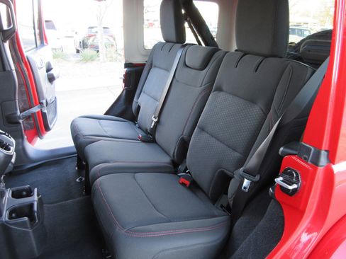 Used 2020 Jeep Wrangler Unlimited Rubicon w/ Cold Weather Group image 22