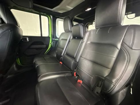 Used 2018 Jeep Wrangler Unlimited Sahara w/ Cold Weather Group AWD/4WD image 27