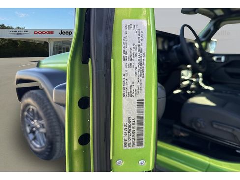 Used 2025 Jeep Wrangler Sport image 21