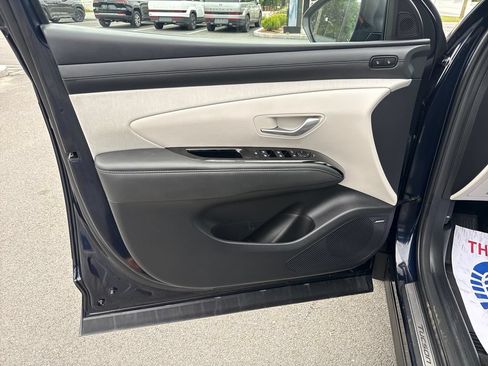 Used 2025 Hyundai Tucson Limited AWD/4WD image 12