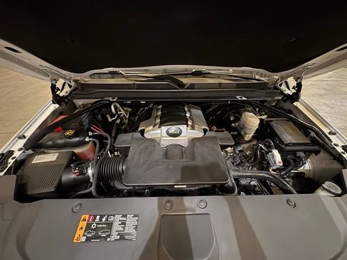 Used 2020 Cadillac Escalade Premium Luxury image 13