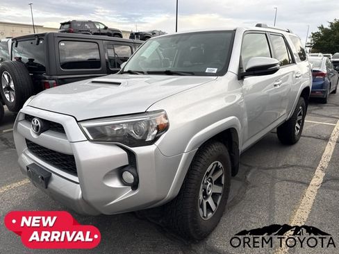 Used 2018 Toyota 4Runner TRD Off-Road Premium AWD/4WD image 12