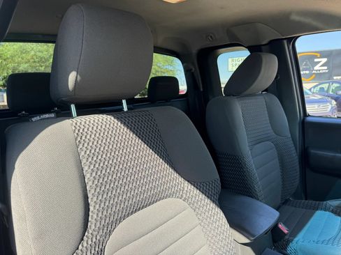 Used 2011 Nissan Frontier SV RWD image 32
