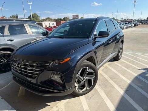 Used 2023 Hyundai Tucson Limited w/ Cargo Package AWD/4WD image 2