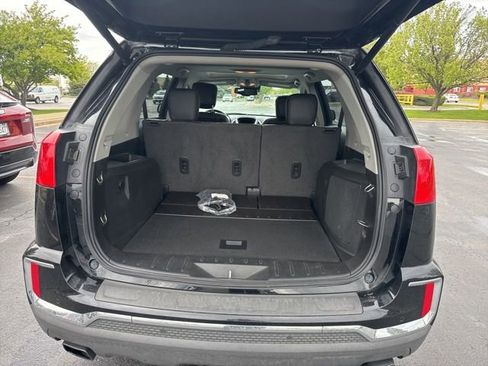 Used 2017 GMC Terrain SLT w/ Open Road Package AWD/4WD image 9