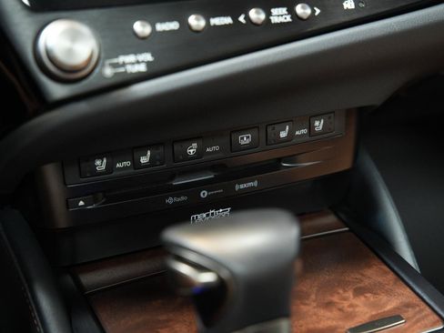 Used 2022 Lexus ES 350 Ultra Luxury w/ Accessory Package 2 FWD image 48