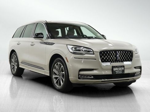 Used 2020 Lincoln Aviator Grand Touring w/ Equipment Group 301A AWD/4WD image 7