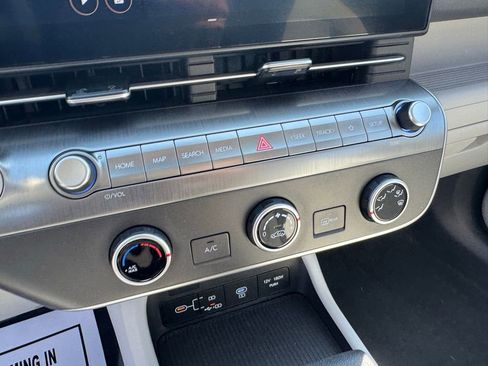 Used 2024 Hyundai Kona SE image 26