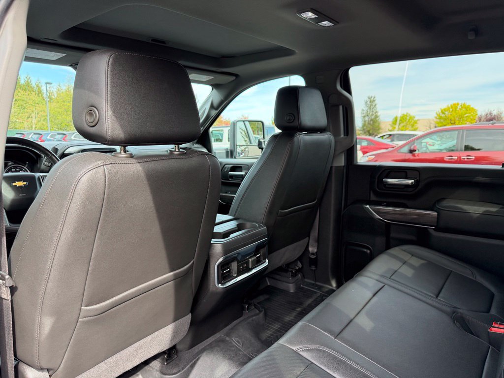 Used 2022 Chevrolet Silverado 2500 LTZ AWD/4WD image 32