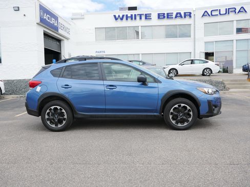 Used 2023 Subaru Crosstrek 2.0i AWD/4WD image 2