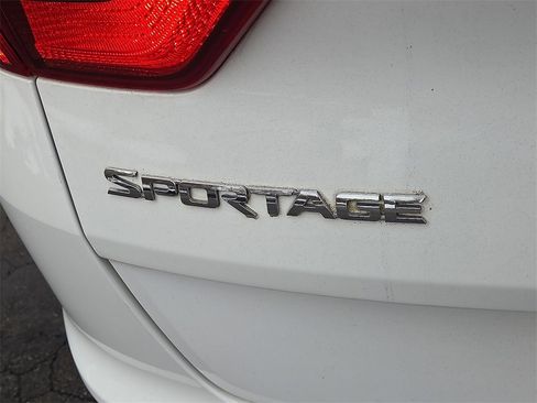 Used 2018 Kia Sportage LX image 29