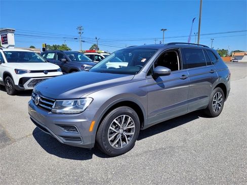 Used 2021 Volkswagen Tiguan S image 3