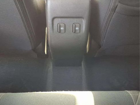 Used 2022 Nissan Kicks SR FWD image 13