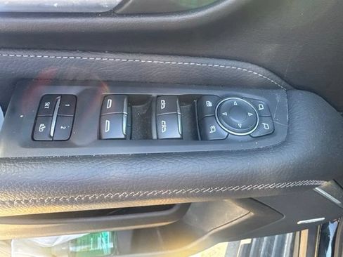 Used 2024 GMC Yukon Denali w/ Denali Reserve Package AWD/4WD image 10