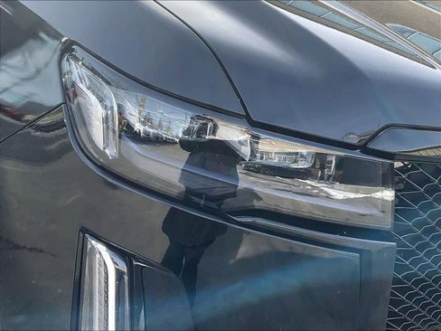 Used 2023 Cadillac Escalade Sport image 34