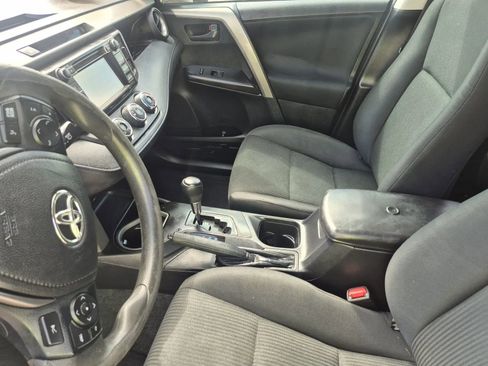 Used 2017 Toyota RAV4 LE FWD image 14