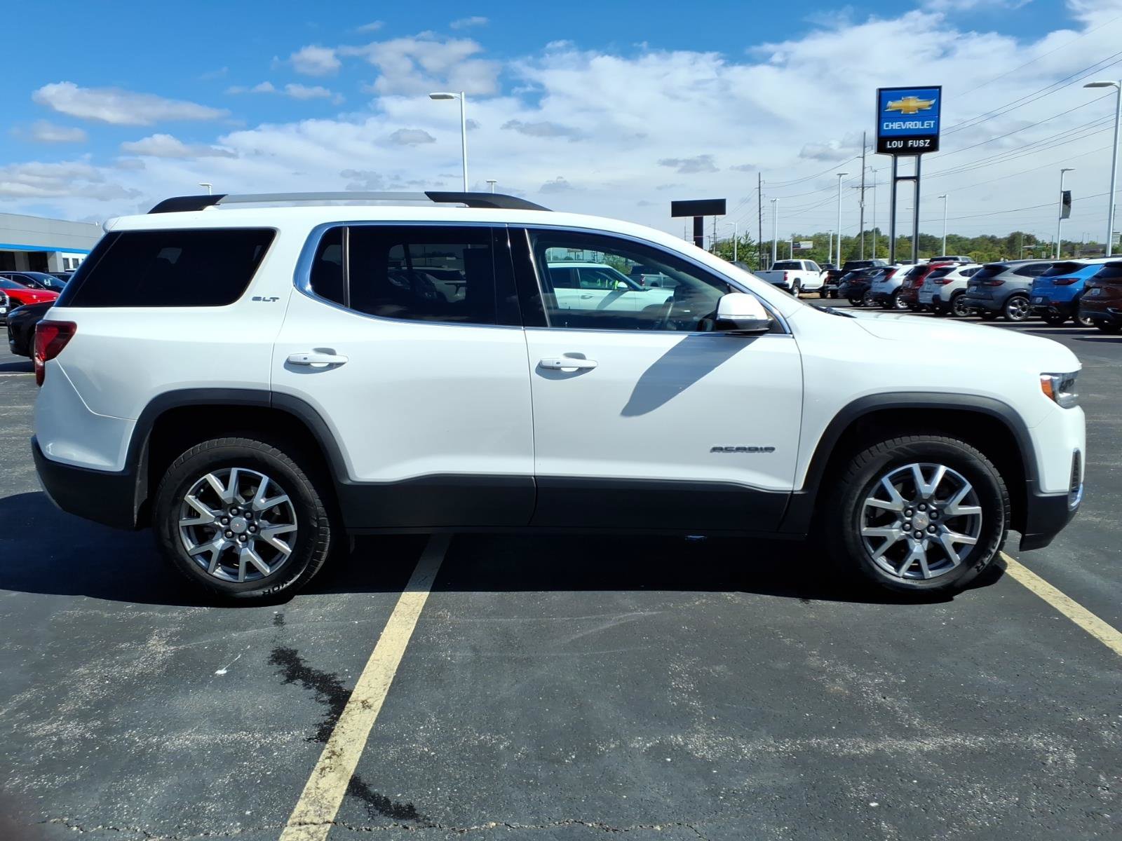 Used 2023 GMC Acadia SLT FWD image 28