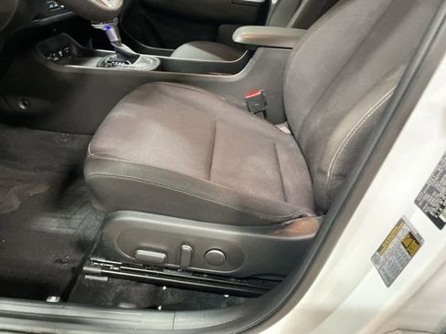 Used 2025 Hyundai Kona SEL image 13