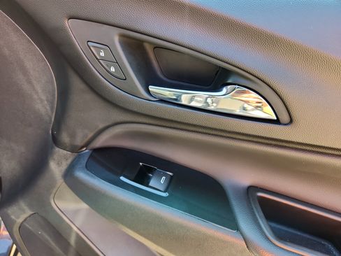 Used 2022 Chevrolet Equinox Premier image 49