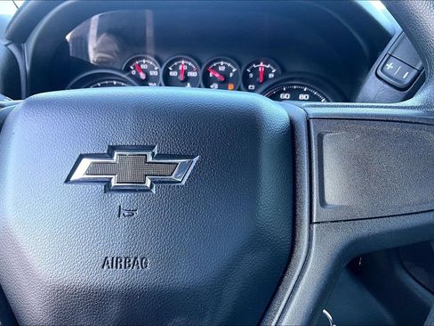 Used 2022 Chevrolet Silverado 1500 Custom Trail Boss AWD/4WD image 26