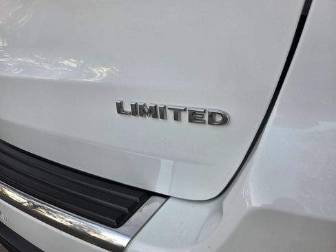 Used 2015 Jeep Grand Cherokee Limited AWD/4WD image 32