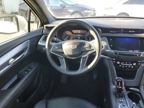 Used 2023 Cadillac XT5 Luxury FWD image 12