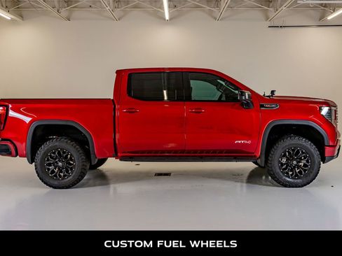 Used 2024 GMC Sierra 1500 AT4 w/ Technology Package AWD/4WD image 10