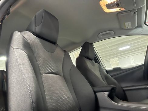 Certified 2022 Toyota Prius LE FWD image 18