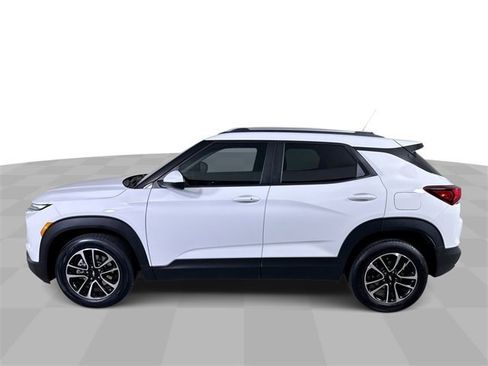 Used 2024 Chevrolet TrailBlazer LT w/ Driver Confidence Package image 5