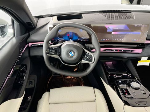 New 2026 BMW 530i xDrive w/ Premium Package image 21