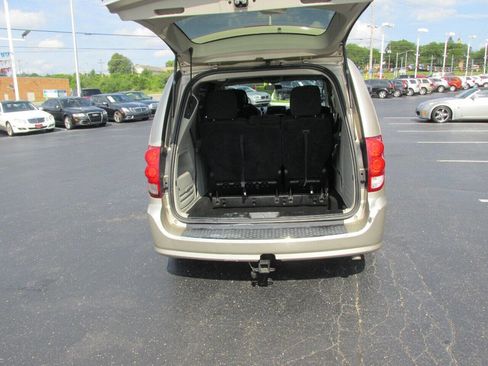 Used 2013 Dodge Grand Caravan SXT FWD image 18
