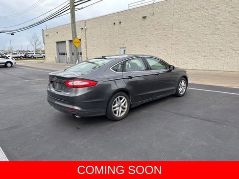 Used 2015 Ford Fusion SE w/ Equipment Group 202A FWD image 4