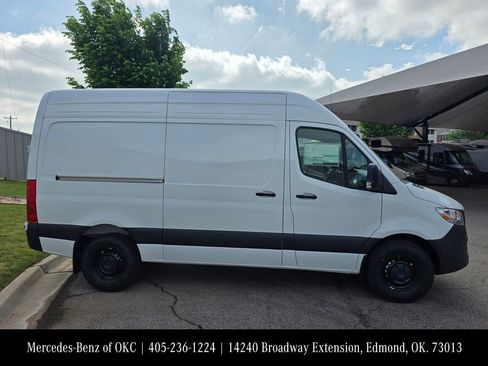 New 2026 Mercedes-Benz Sprinter 2500 image 3