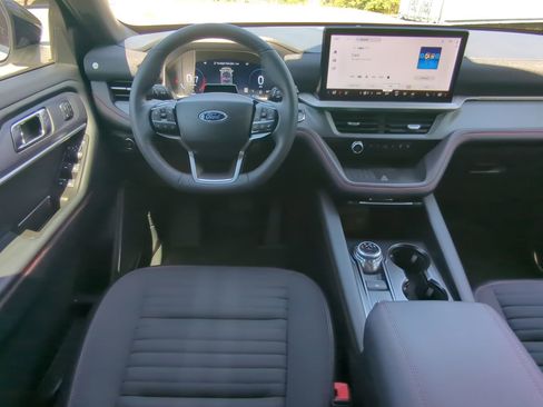 Certified 2025 Ford Explorer ST-Line w/ Premium Package image 14